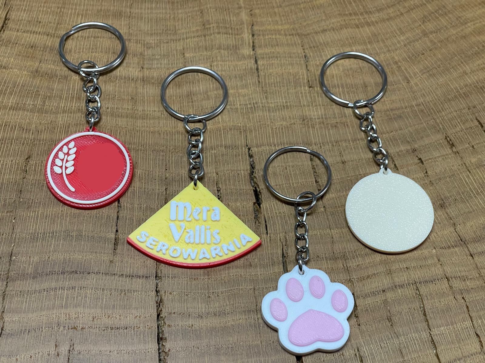 Breloki reklamowe i indywidualne z logo tekstem lub grafiką